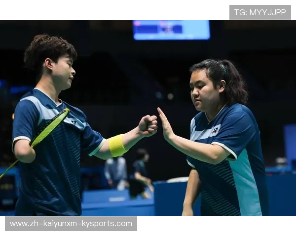 羽毛球双打几场